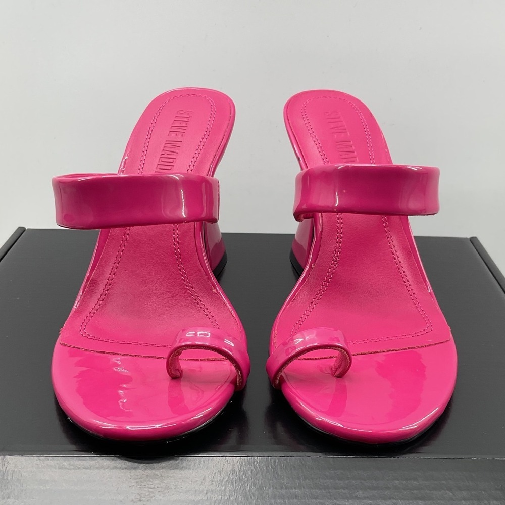Steve Madden Renie Pink Patent Leather Flared Block Heel Toe Loop Sandals 6M
